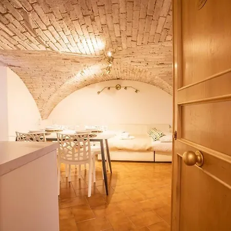 Viola - Bohemian 1-bedroom Flat In Artists' Quarter
