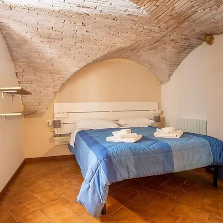 Viola - Bohemian 1-bedroom Flat In Artists' Quarter * Perugia