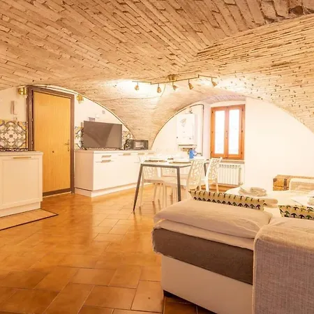Viola - Bohemian 1-bedroom Flat In Artists' Quarter Apartamento Perugia