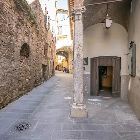 Viola - Bohemian 1-bedroom Flat In Artists' Quarter * Perugia
